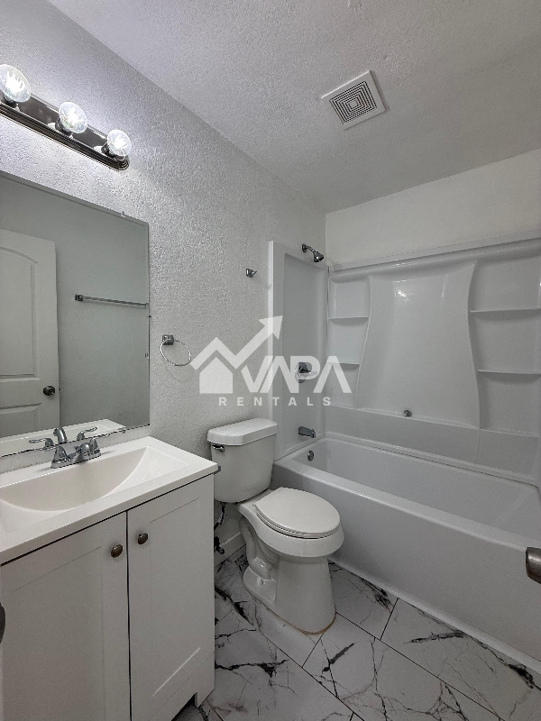 Building Photo - 7915 Oval Meadows