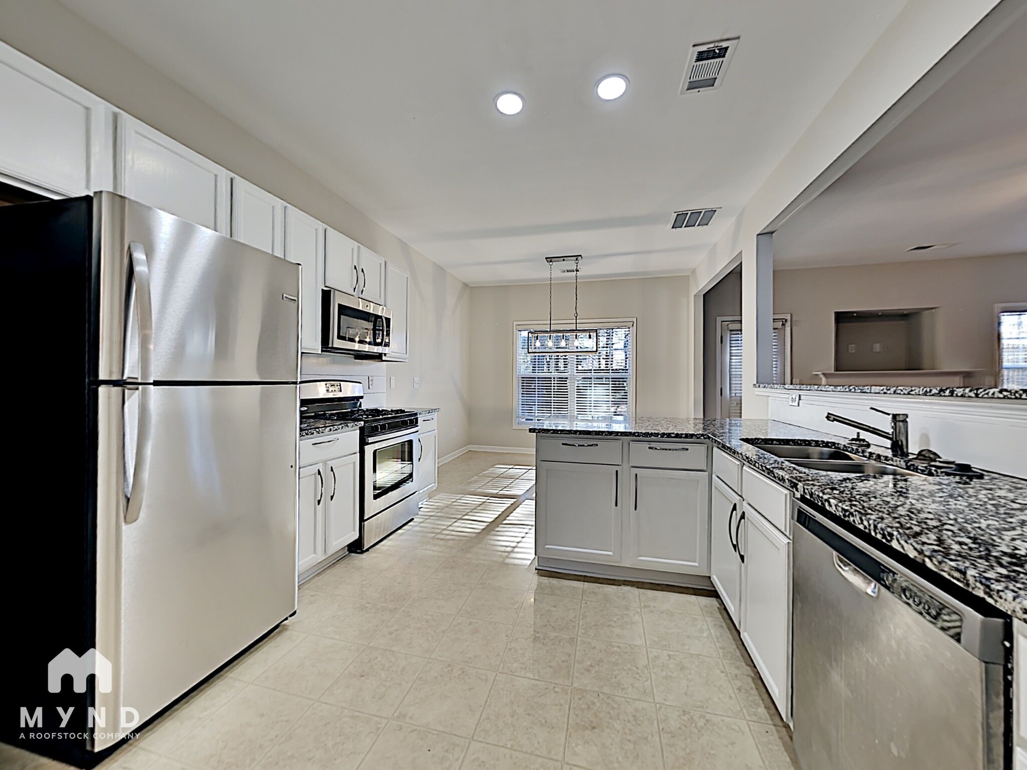 Building Photo - 525 Vickers Ln