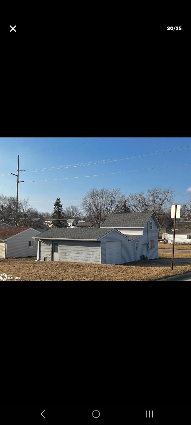 Building Photo - 324 1st Ave