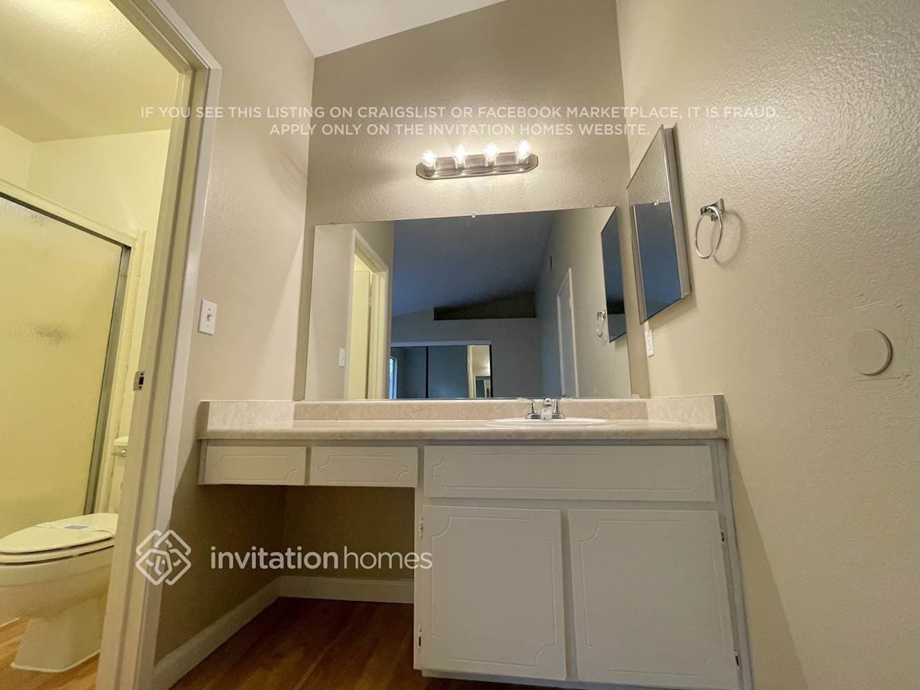 Building Photo - 160 Hawthorne Dr