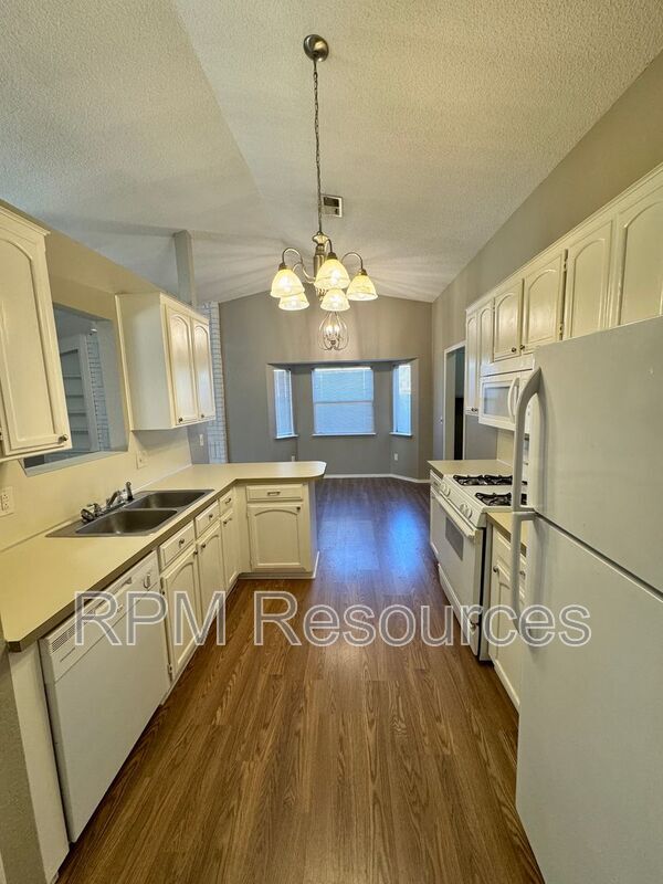 Building Photo - 8317 Woodhue Dr