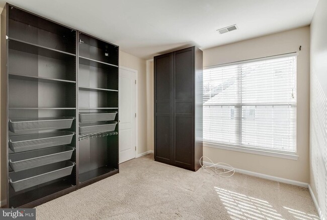 Building Photo - 15704 Renton Ct