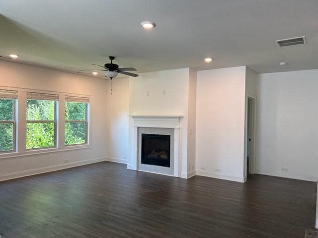 Building Photo - 229 Hickory Chase