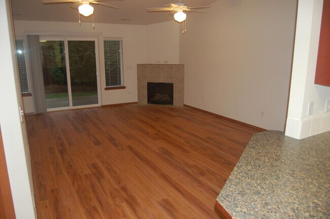 Building Photo - 7014 180th Ave E