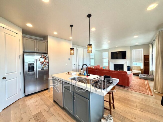 Building Photo - 5066 W Elm Field