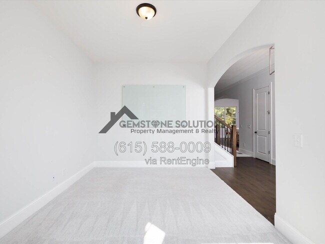 Building Photo - 631 Silva Ln