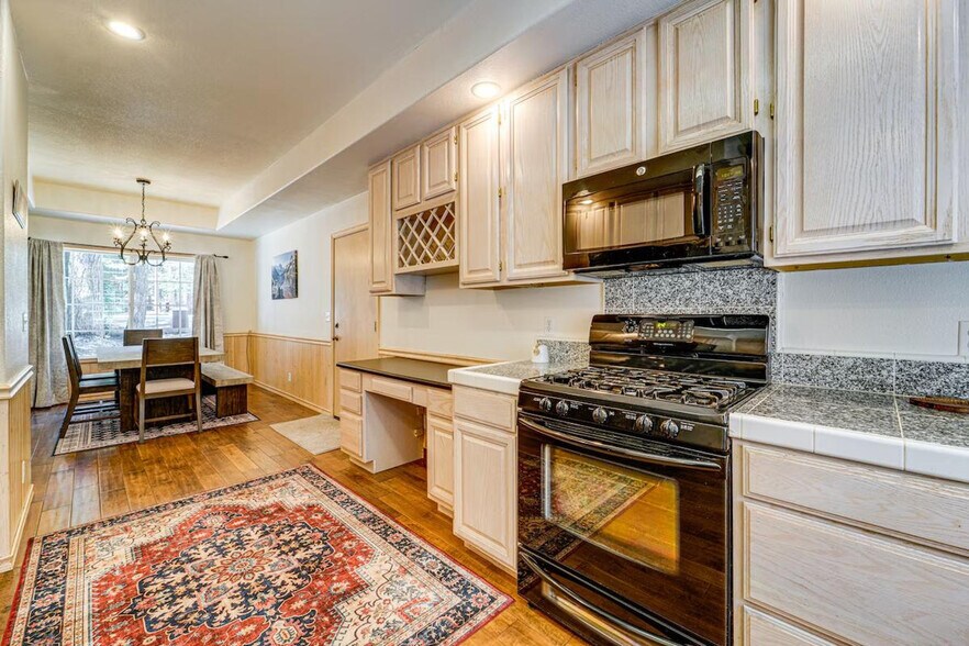 Building Photo - 14474 Northwoods Blvd