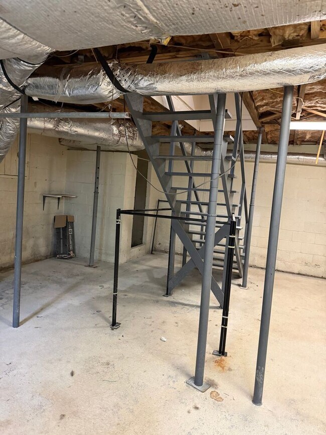 Building Photo - 1048 Shuping Mill Rd