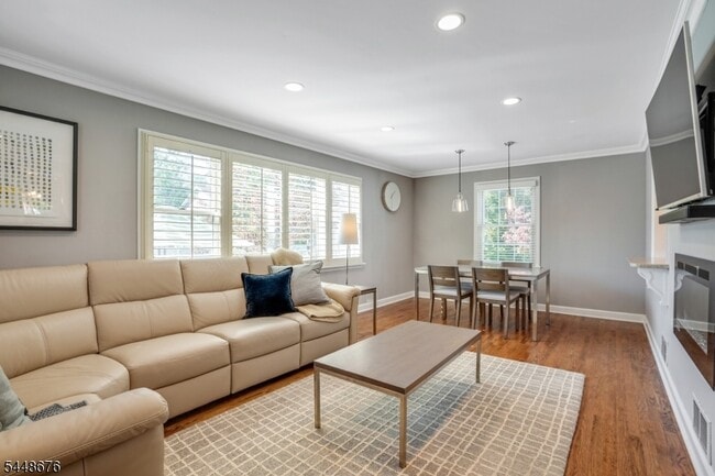 Building Photo - 256 Woodland Ave