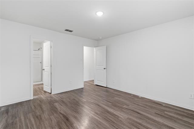 Building Photo - 104 Holiday Dr