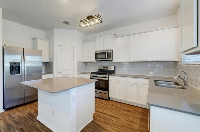 Building Photo - 424 Red Buckeye Loop