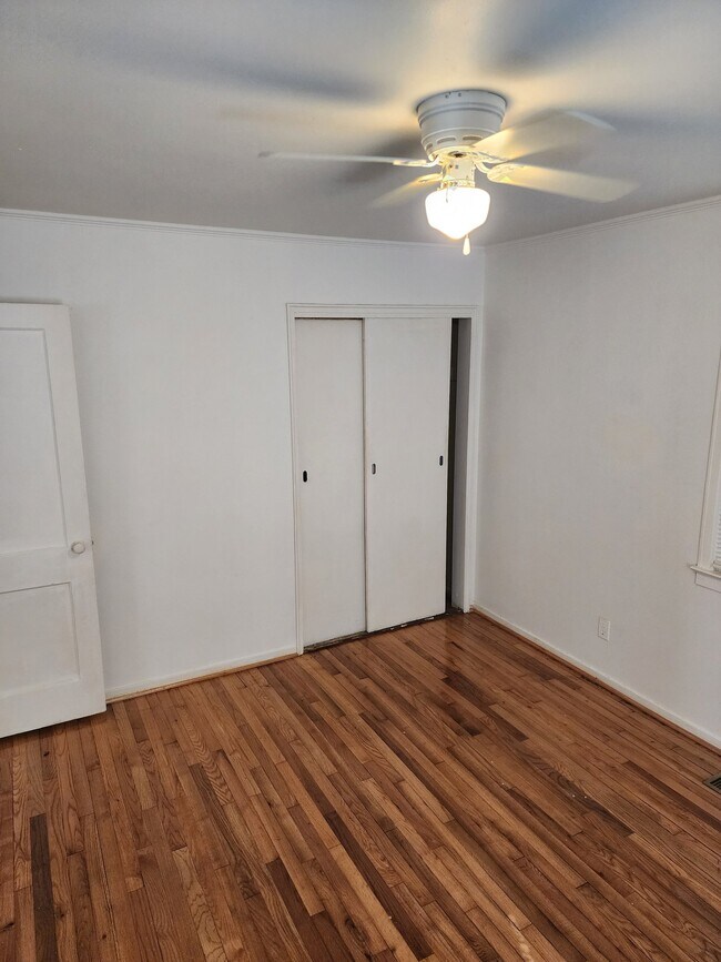 Building Photo - 2312 Briarfield Rd