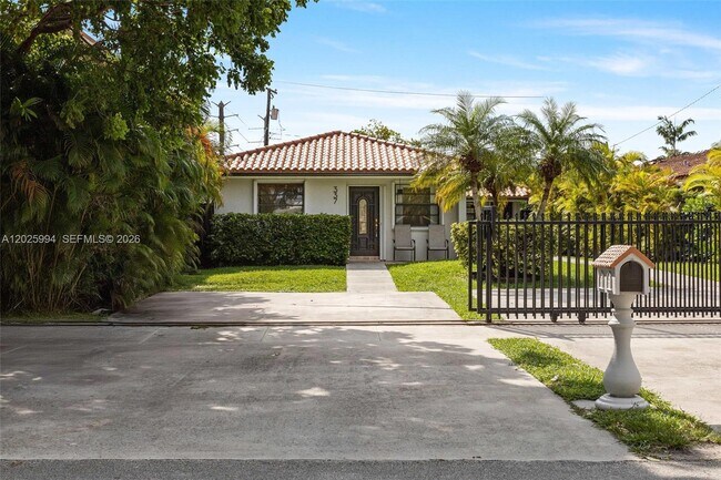 Building Photo - 337 Grand Canal Dr