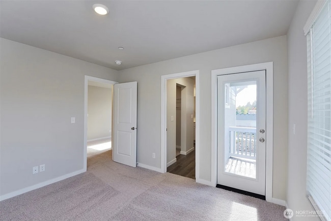Building Photo - Spacious 4-Bedroom, 3-Bath Home in Tacoma