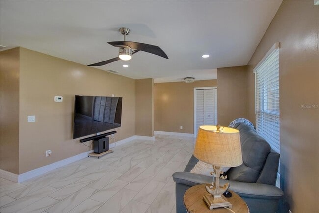 Building Photo - 2315 Minneola Rd