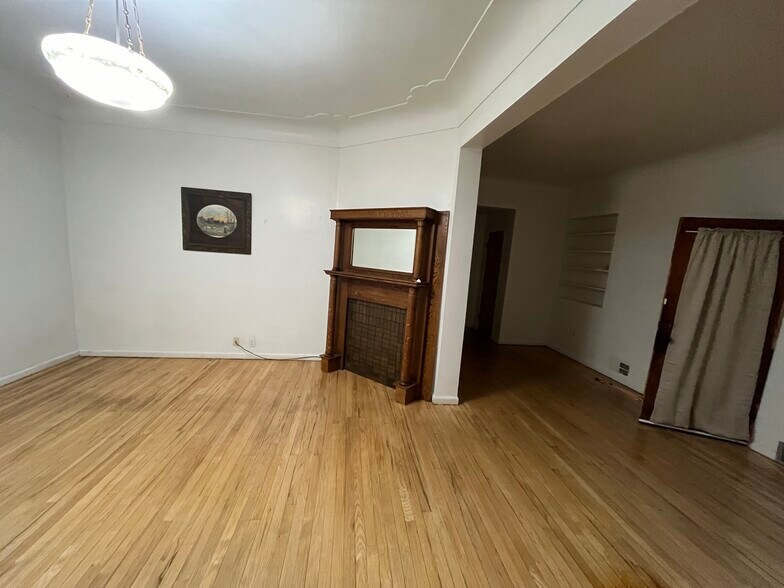 Building Photo - 1607 6th St