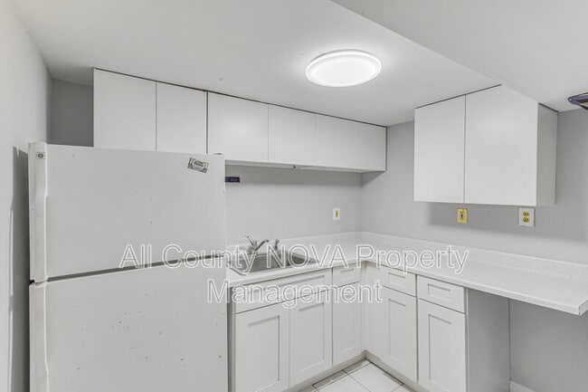 Building Photo - 7412 Marc Dr