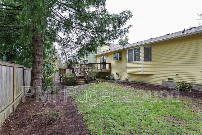 Building Photo - 22127 NE 9th Pl