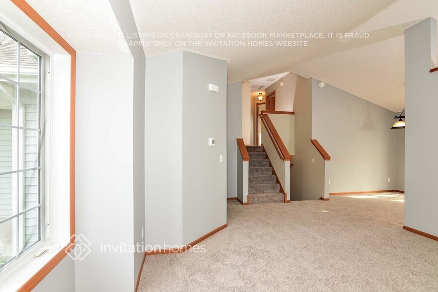 Building Photo - 26678 Oakridge Way