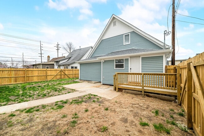 Building Photo - 1019 Central Ave