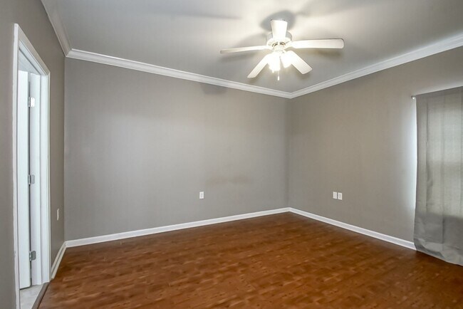Building Photo - CONDO UNIT IN DENHAM SPRINGS