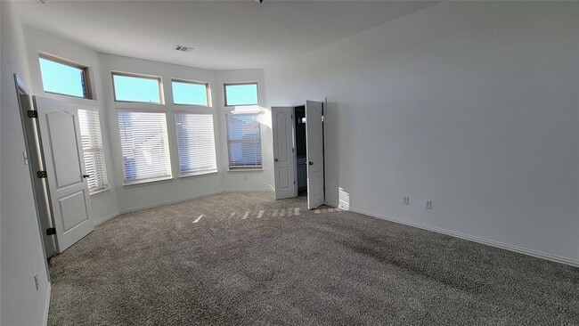 Building Photo - 1033 Leadtree Loop