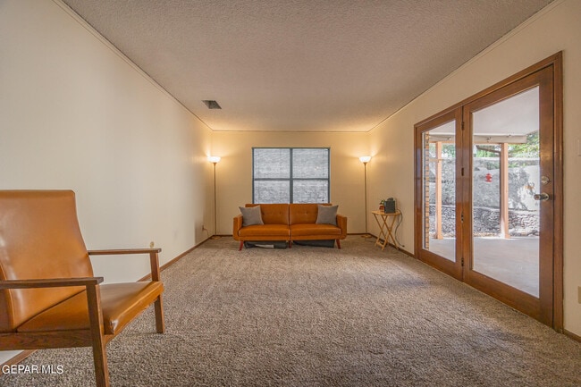 Building Photo - 6851 Ridge Top Dr