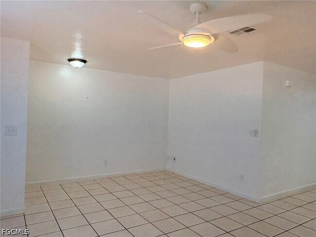 Building Photo - 729 SW 39th St