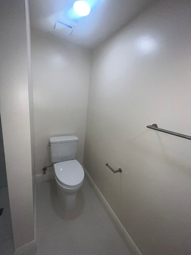 Building Photo - 988 Boulevard of the Arts