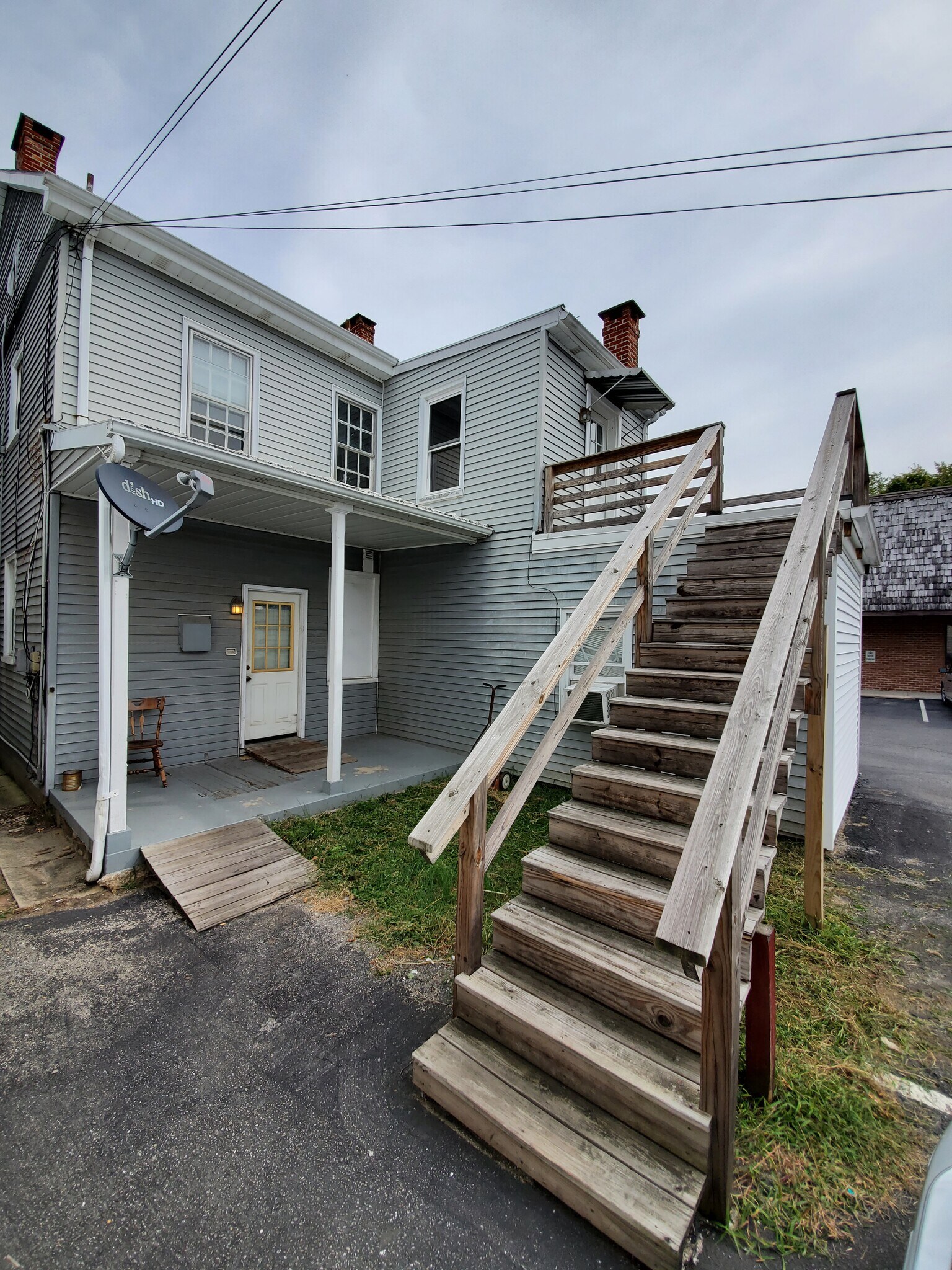 Building Photo - 207 York St