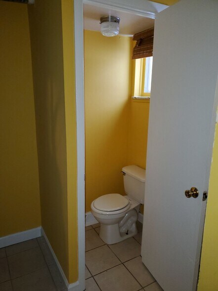 Building Photo - 23755 Banbury Cir