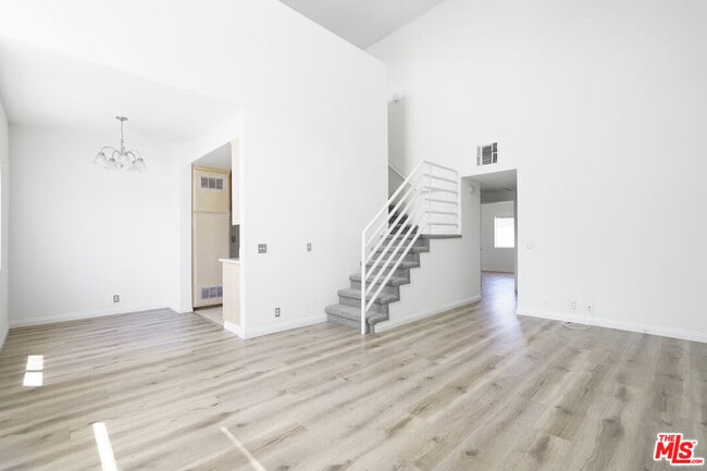 Building Photo - 22705 Del Valle St