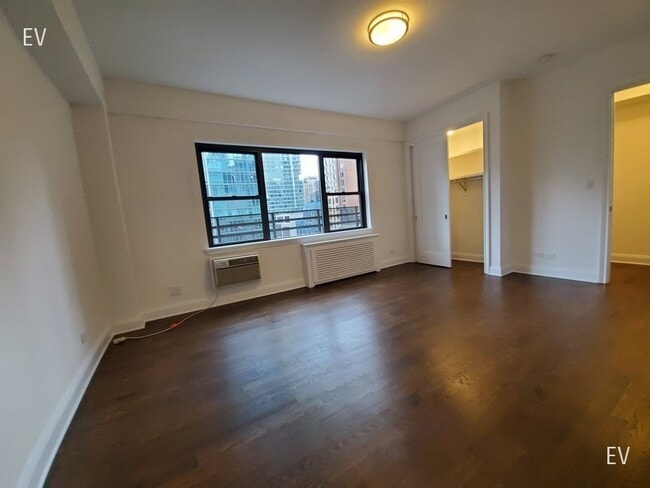 Building Photo - 157 W 57th St