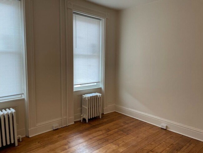 Building Photo - 309 Cherry St