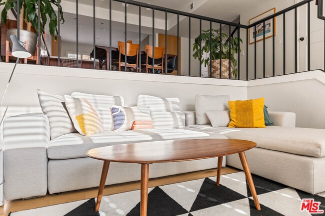 Building Photo - 4608 Glencoe Ave