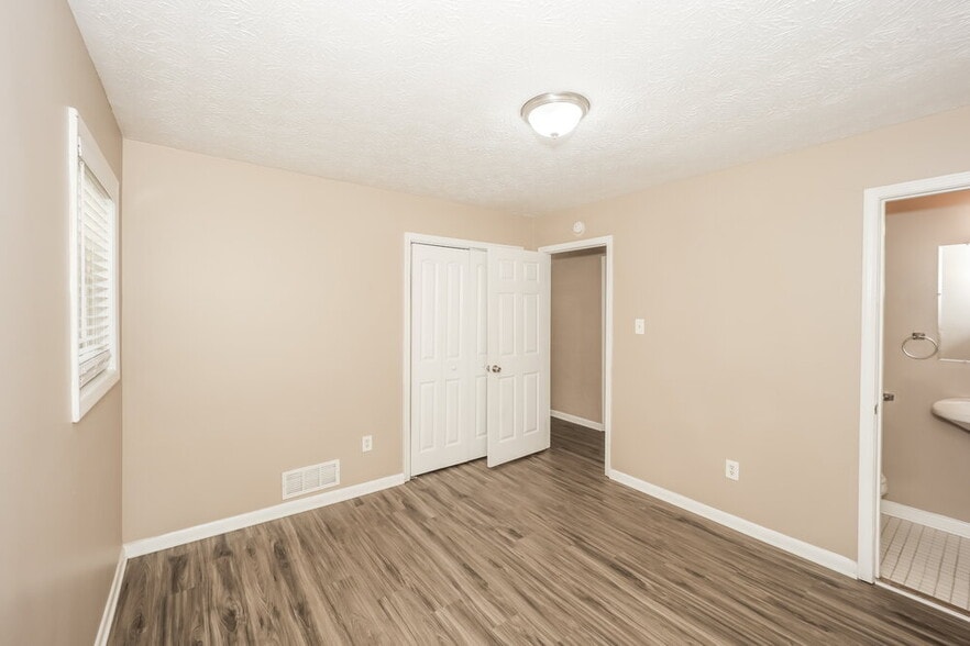 Building Photo - 303 Mercer Dr