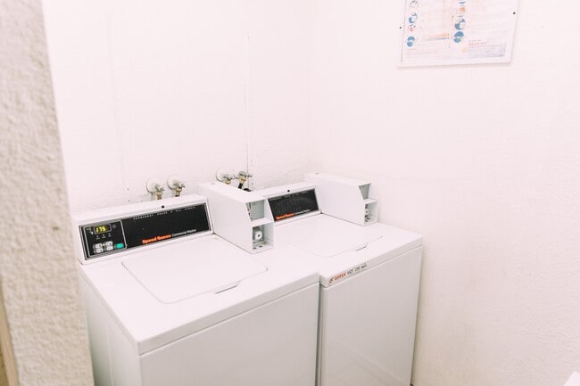 Building Photo - Cruz Haus