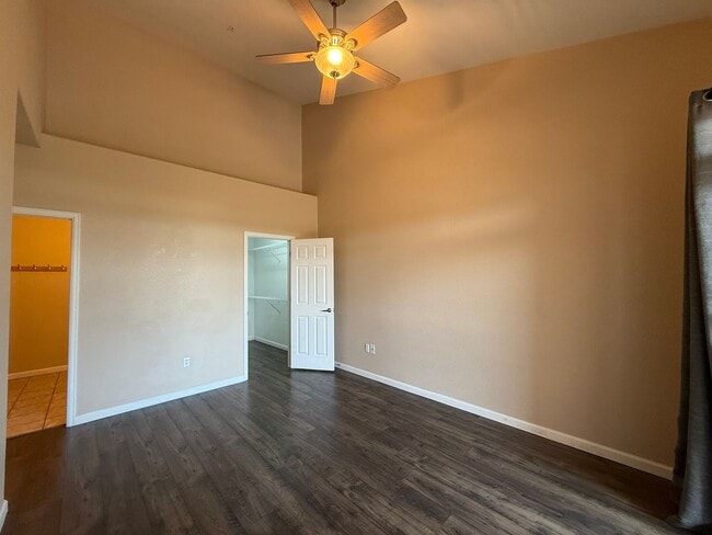 Building Photo - 2 Bedroom Condo Minutes to Ft. Carson