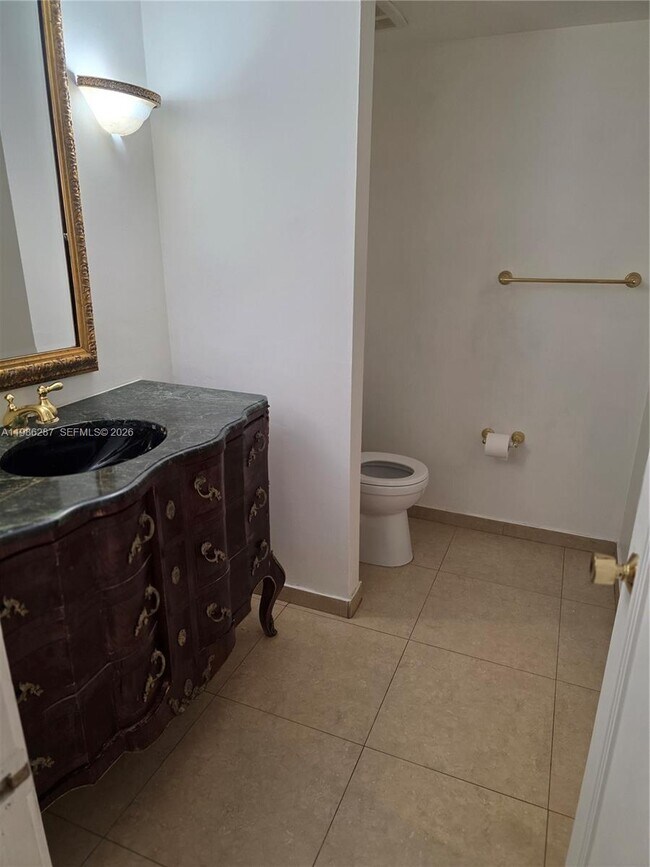 Building Photo - 19355 Turnberry Way