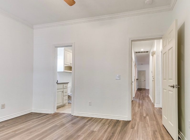 Building Photo - 13818 Oxford Dr