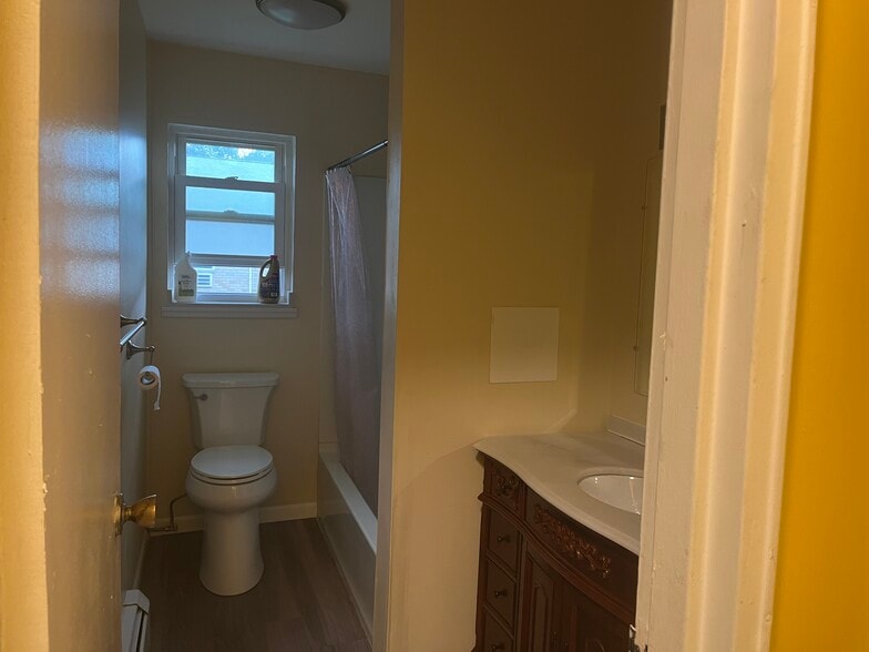 Bathroom - 250 Beechwood Ave