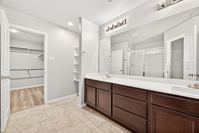 Building Photo - 3326 McDonough Way