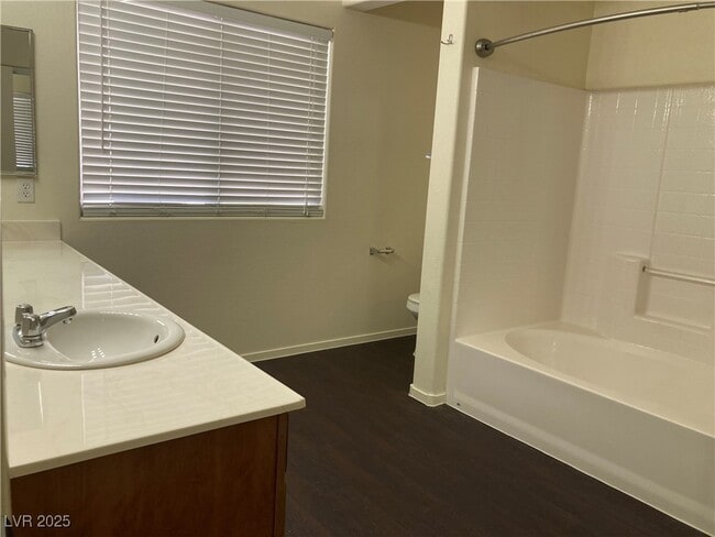 Building Photo - 6237 Clapton Way