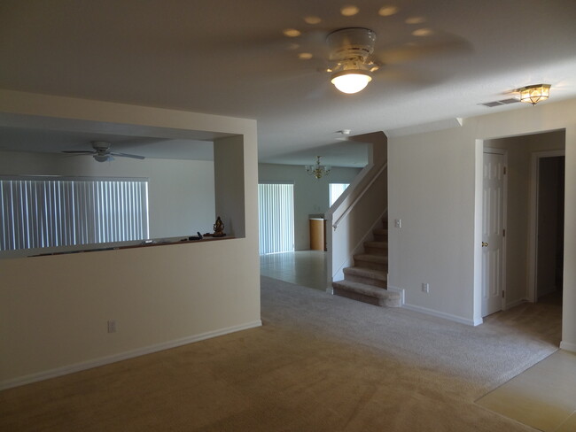 Building Photo - 3 Bedroom, 2.5 Bathroom Home with Bonus Lo...