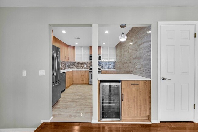 Building Photo - 40 Cottonwood St