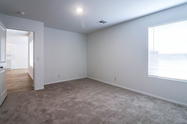 Building Photo - 3202 South 15 Place
