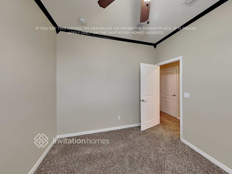 Building Photo - 3208 43rd Ave E