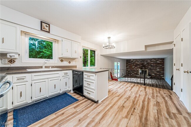 Building Photo - 1682 Mendelssohn Dr