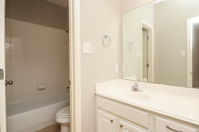 Building Photo - 10327 Cape Hatteras Way