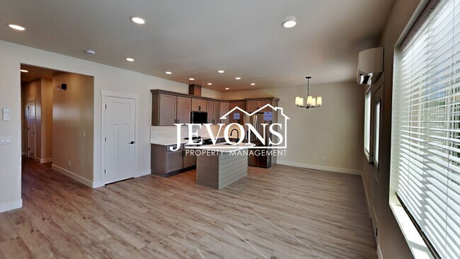 Building Photo - 413 S 97th Ave